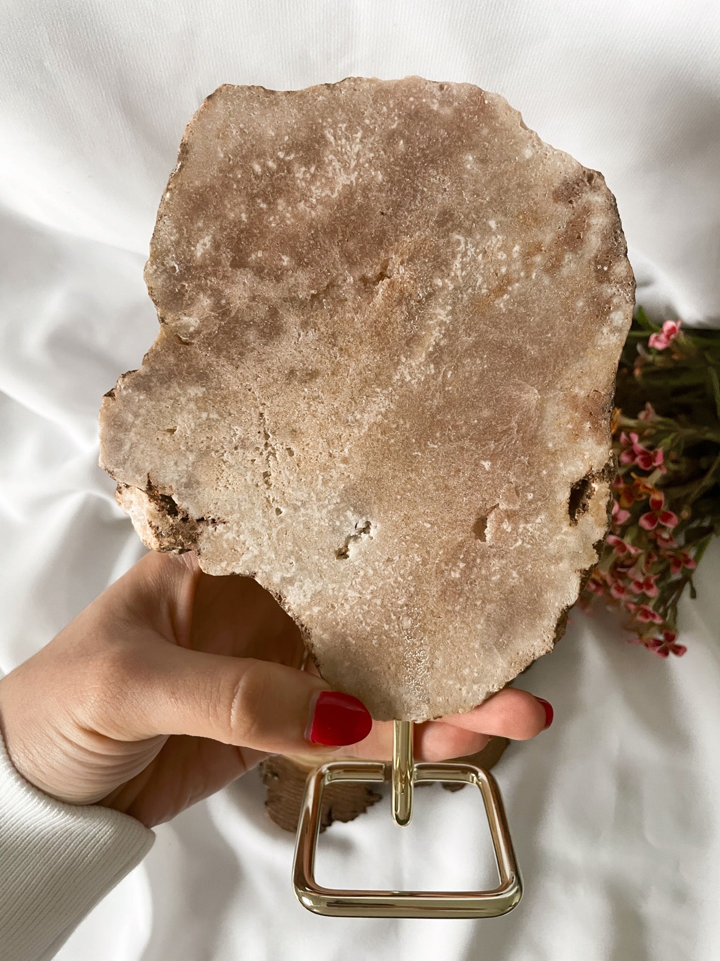 Pink Amethyst auf goldenem Metallständer Nr. 7