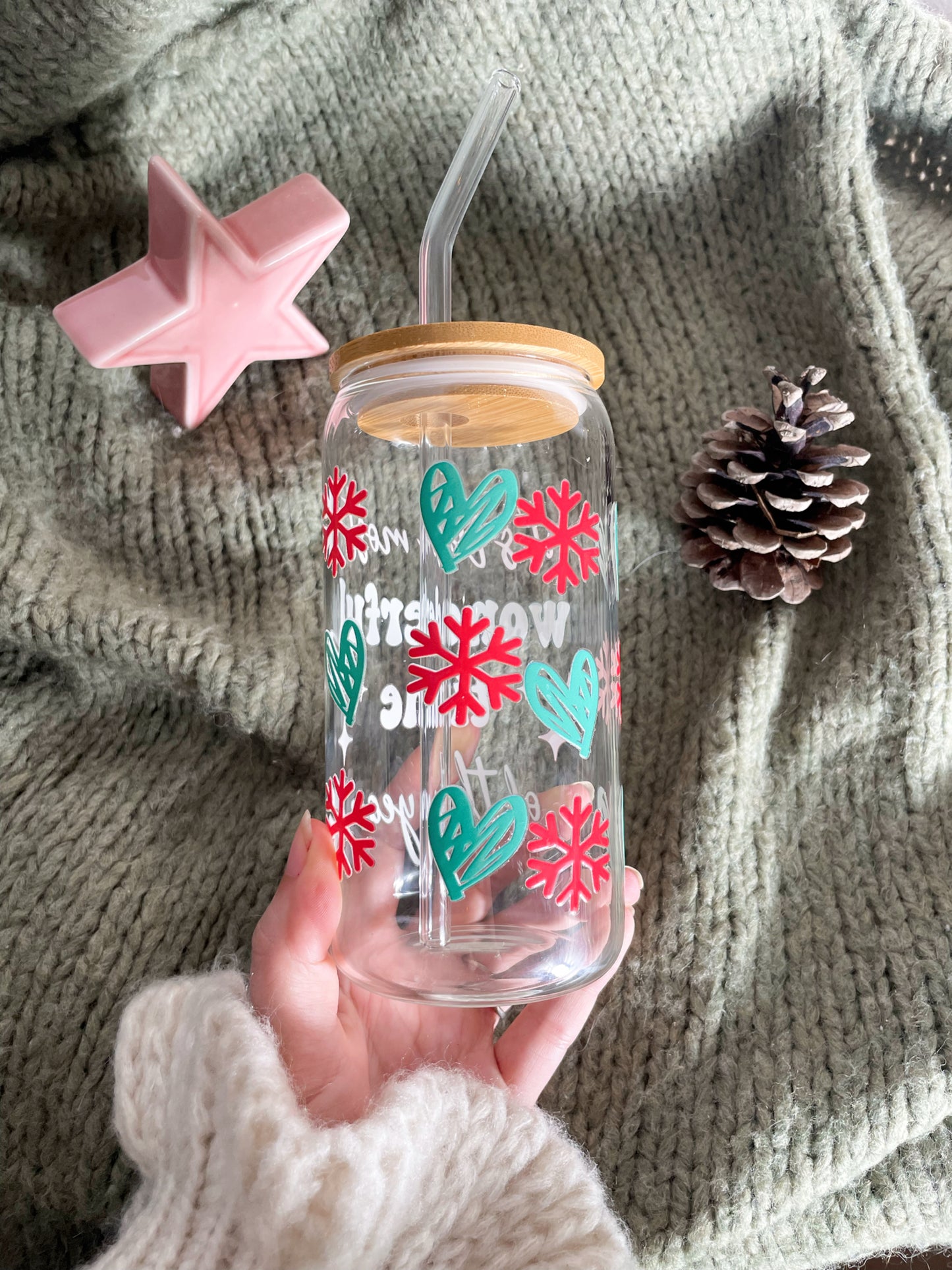 Glas mit Deckel und Strohhalm - It‘s the most wonderful time of the year 🌲