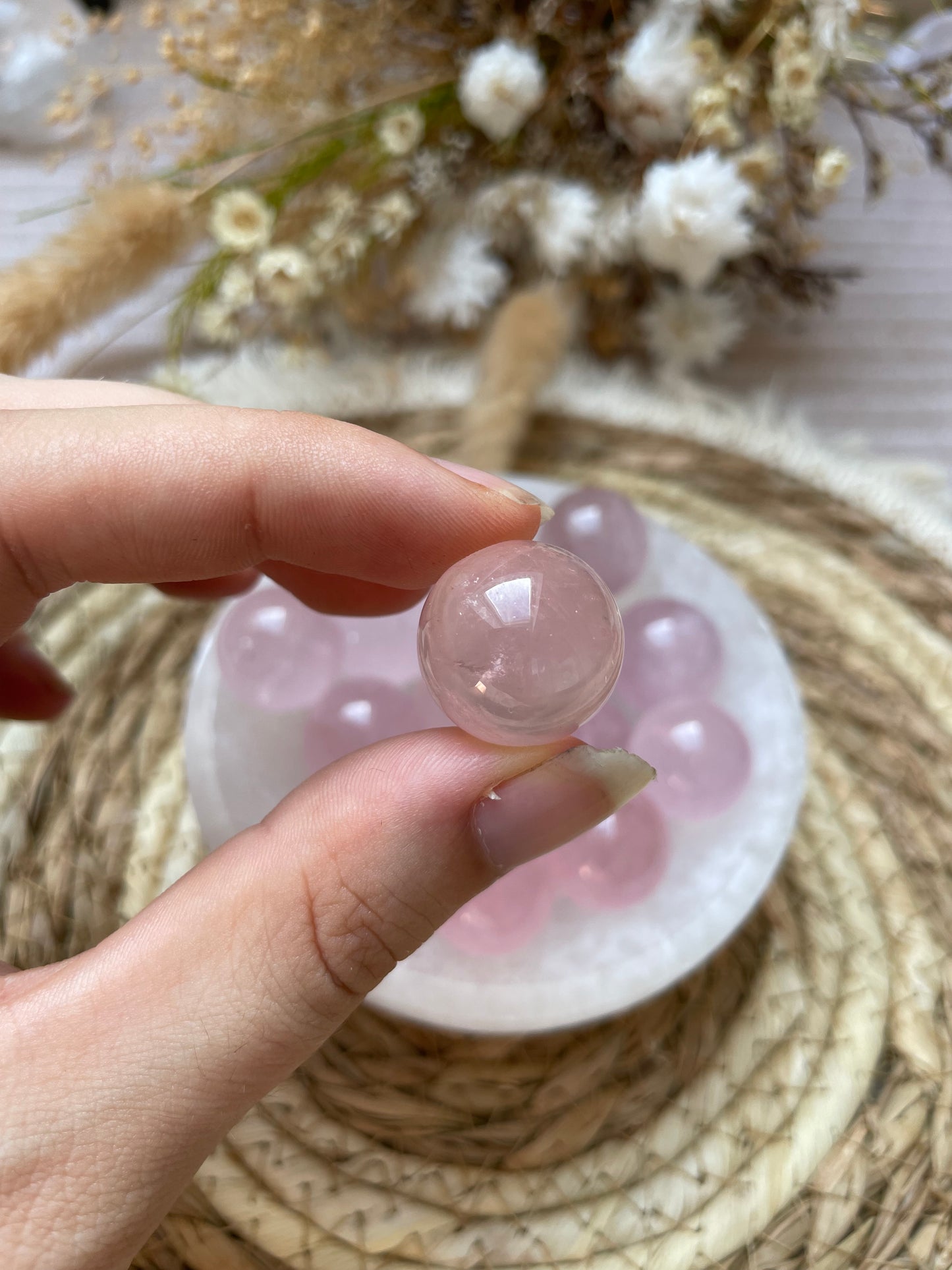 Mini Rosenquarz Kugel mit Stern