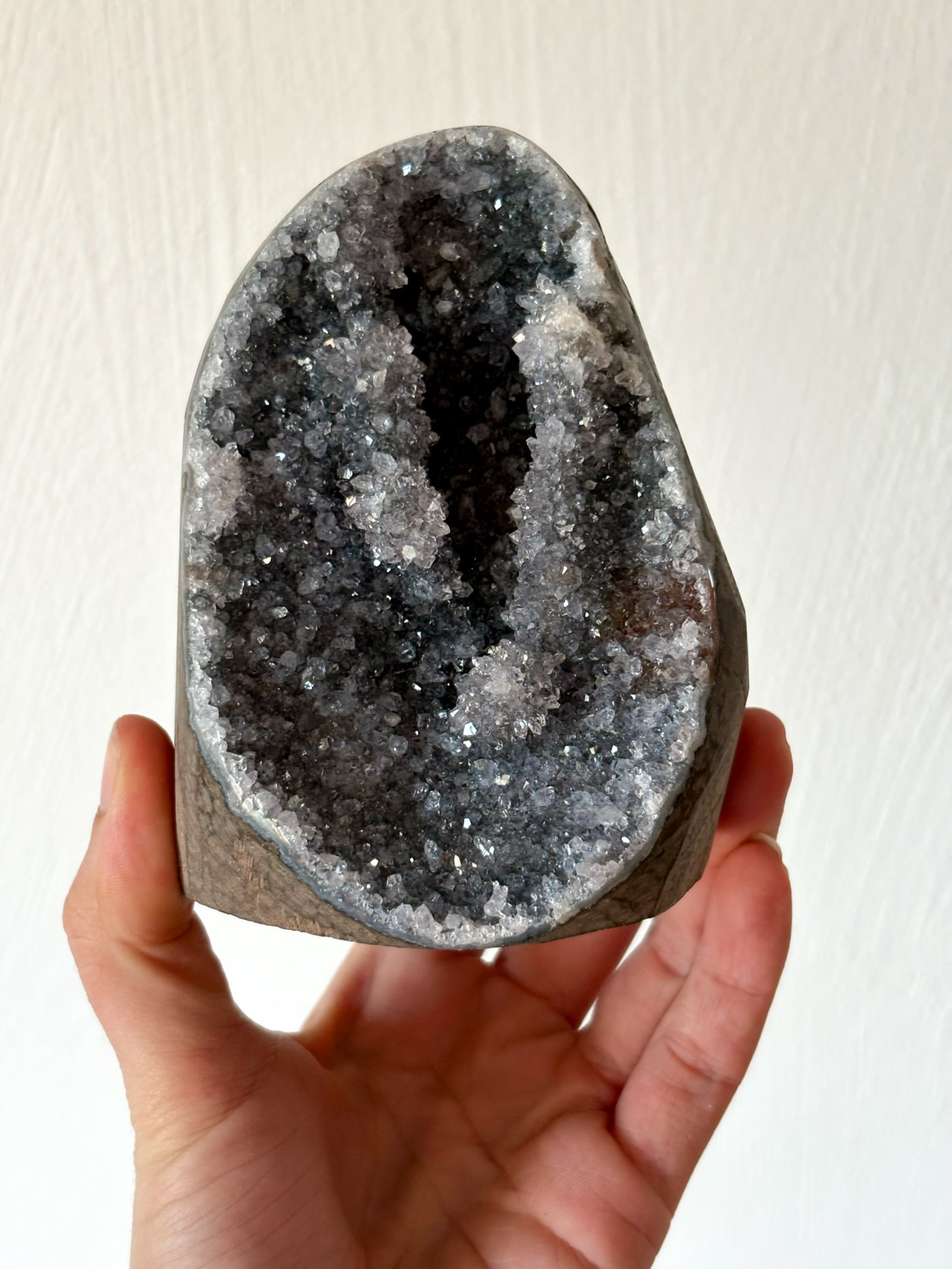 Schwarze Amethyst Freiform A75
