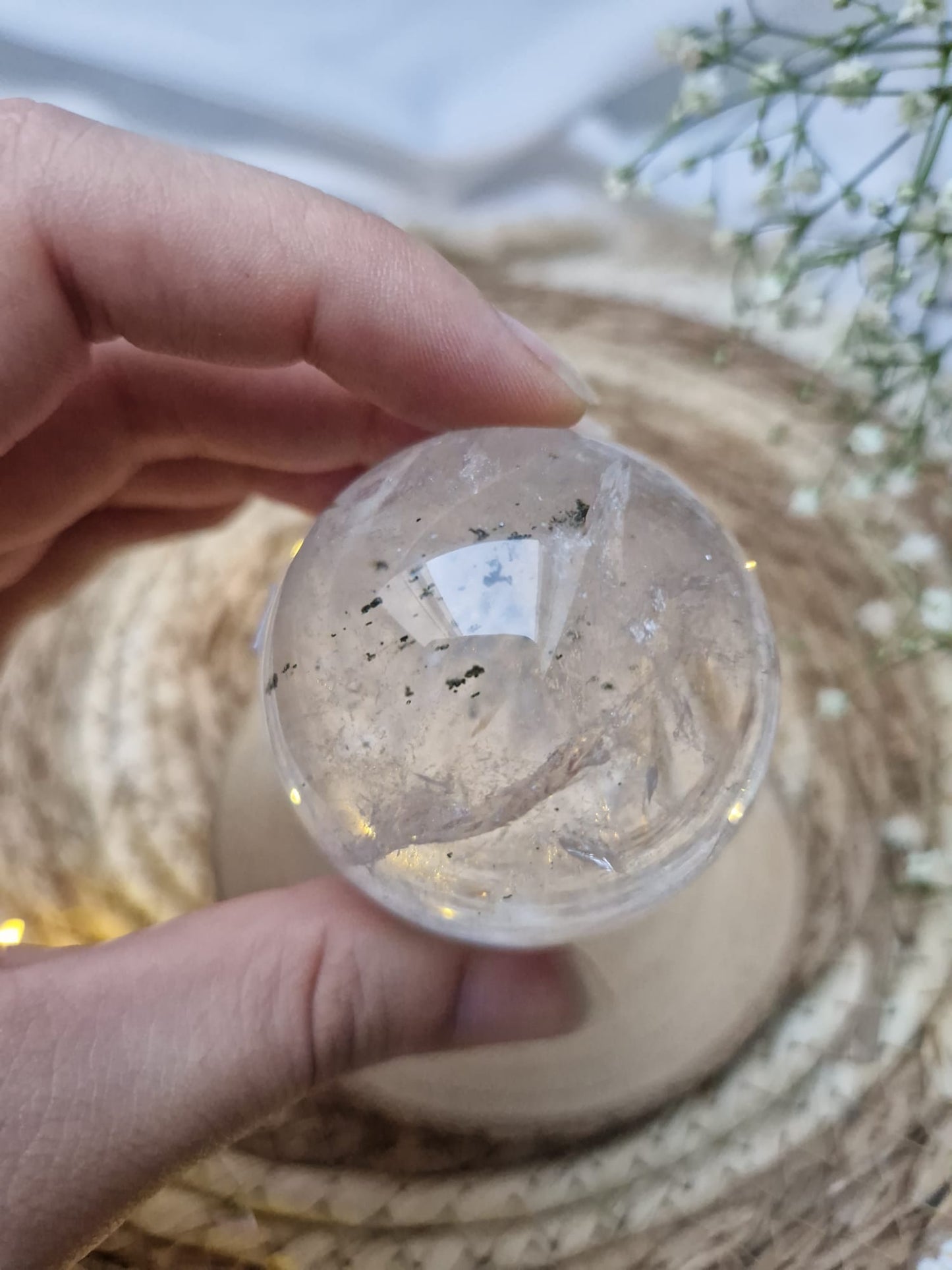 Bergkristall Kugel mit Einschlüssen