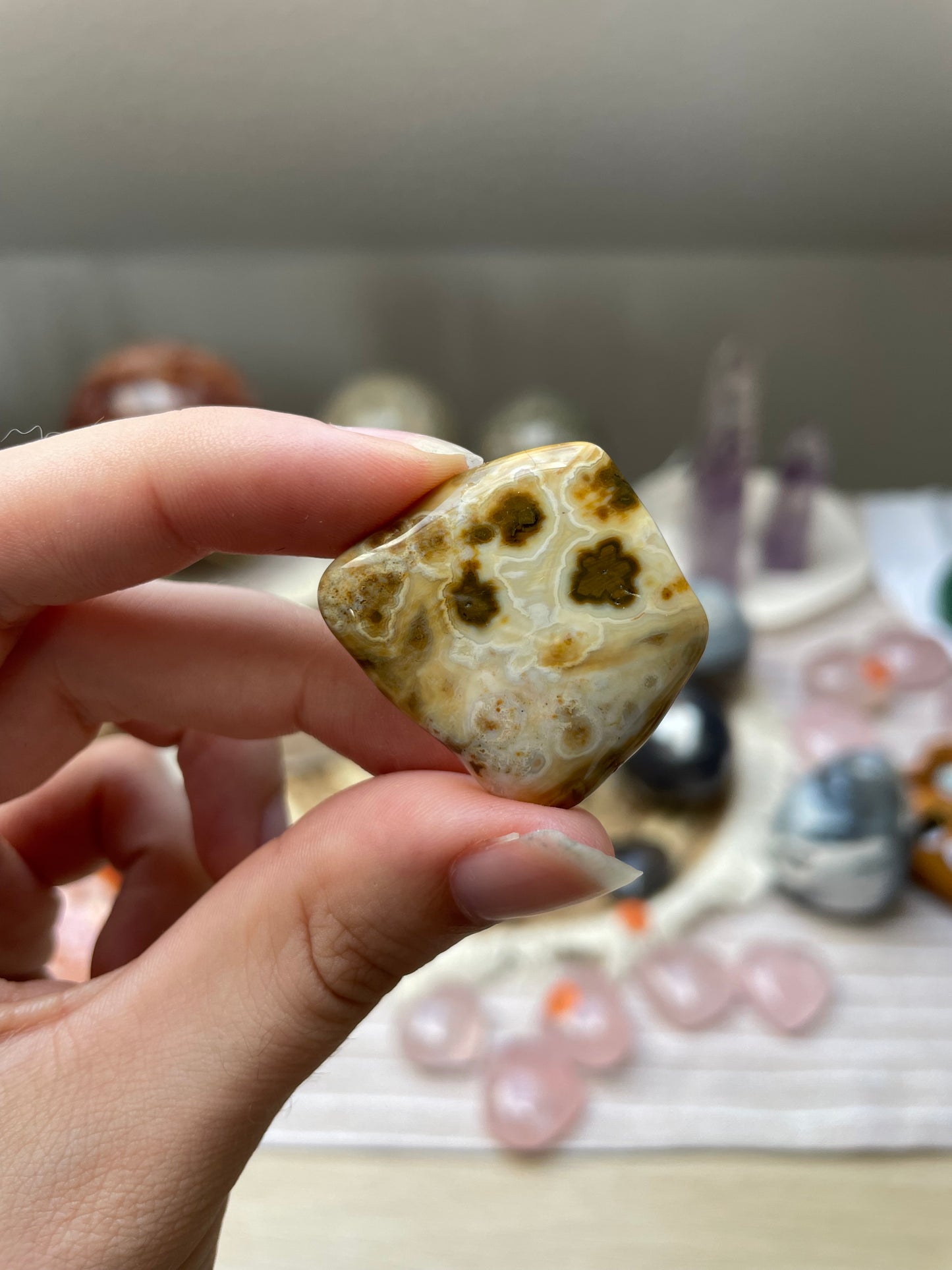 Old Stock Ozean Jaspis Trommelstein