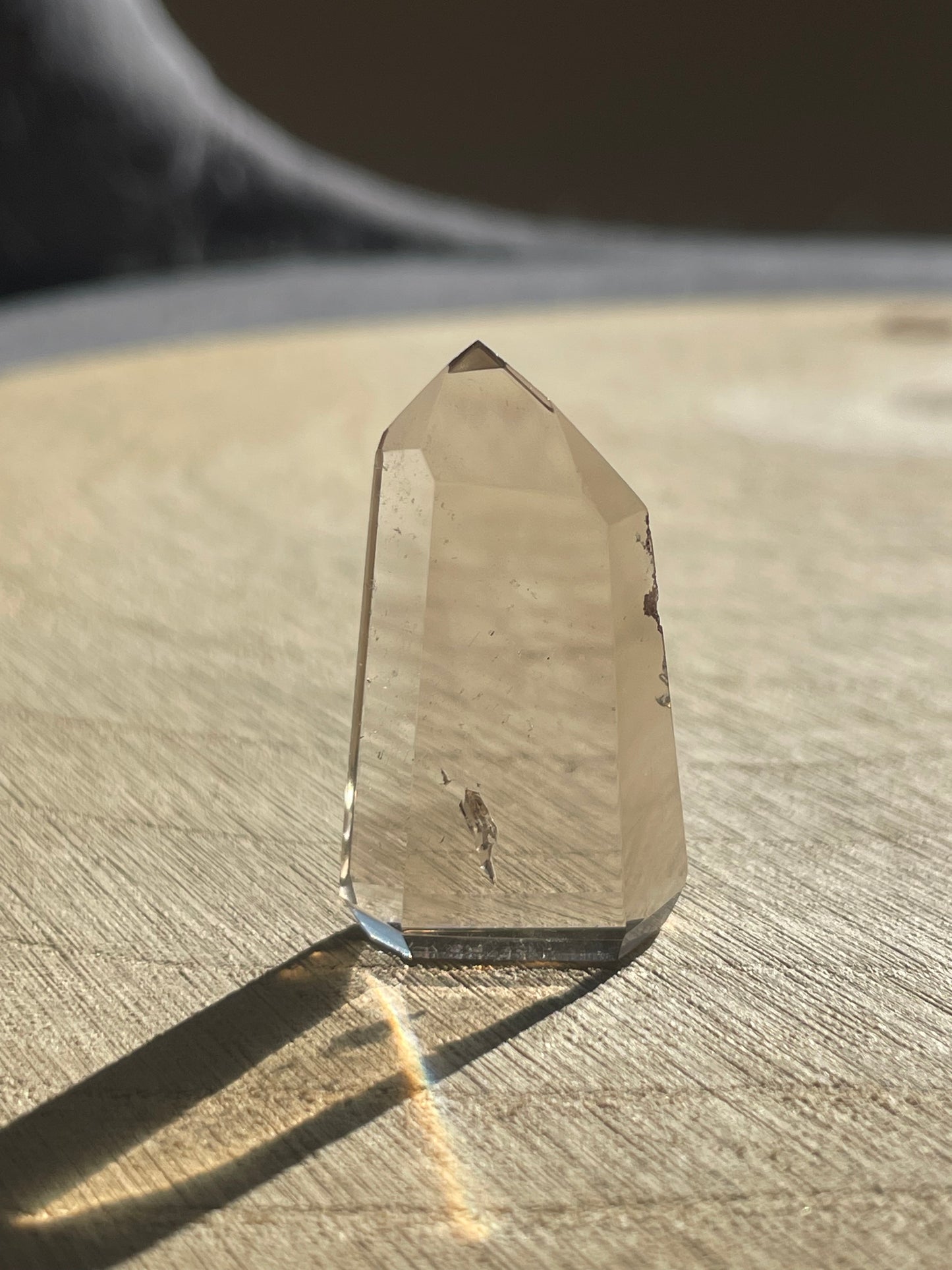 Mini Citrin Spitze mit Gartenquarz D6