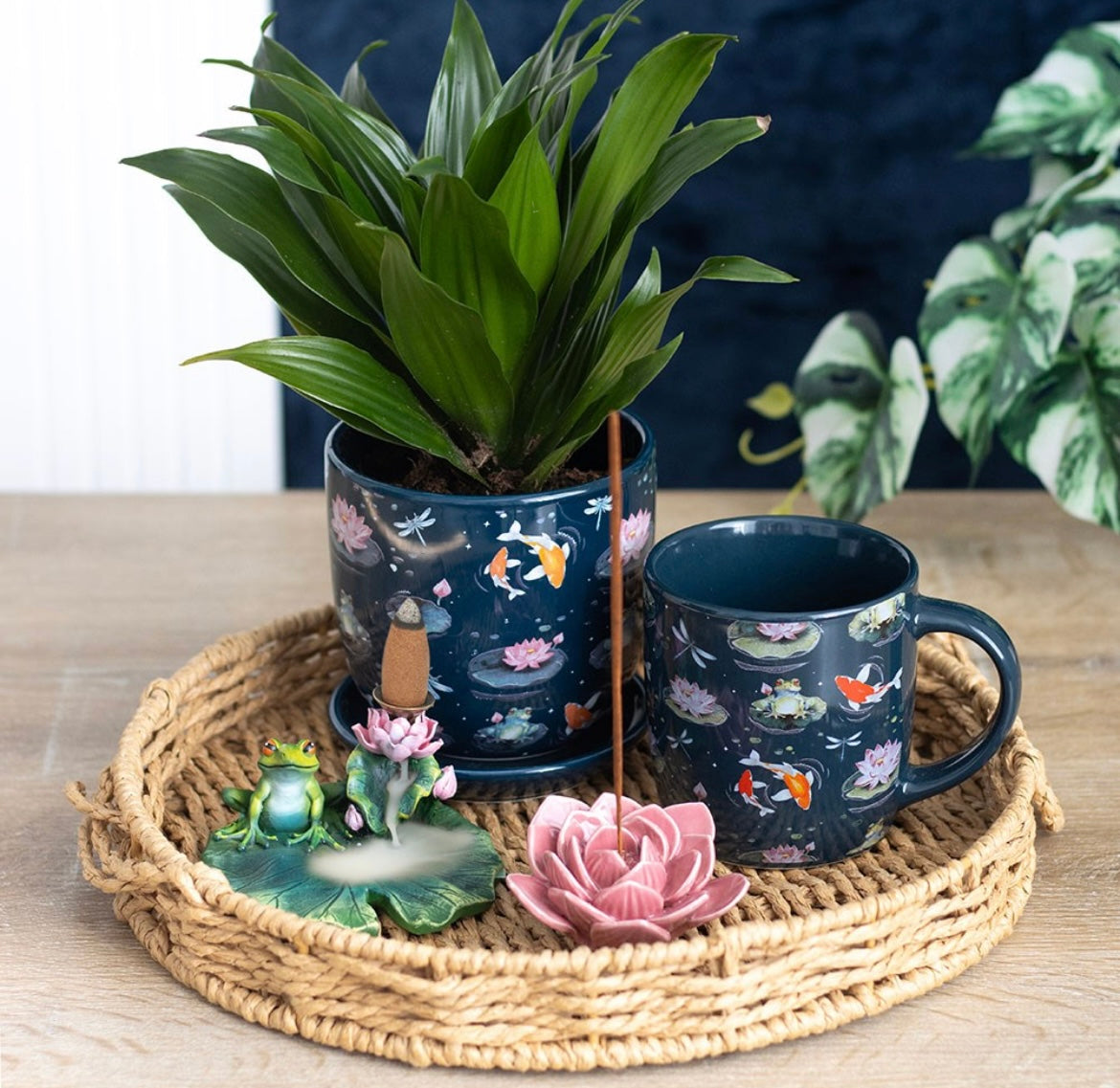 Wasserlilie - Räucherstäbchenhalter aus Keramik 🌸