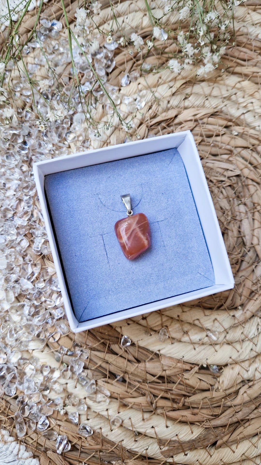 Mondstein Kettenanhänger