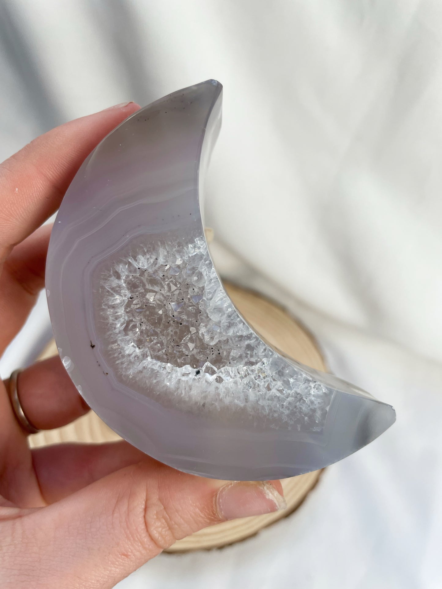 Druzy Achat Mond auf Ständer Nr. 10