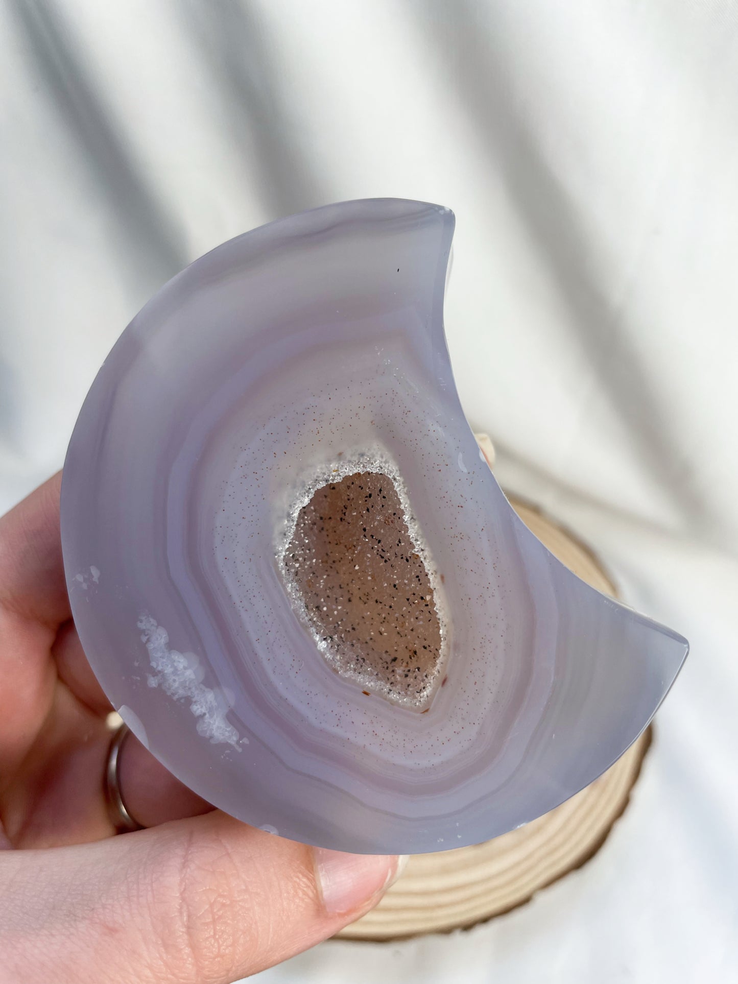 Druzy Achat Mond auf Ständer Nr. 17