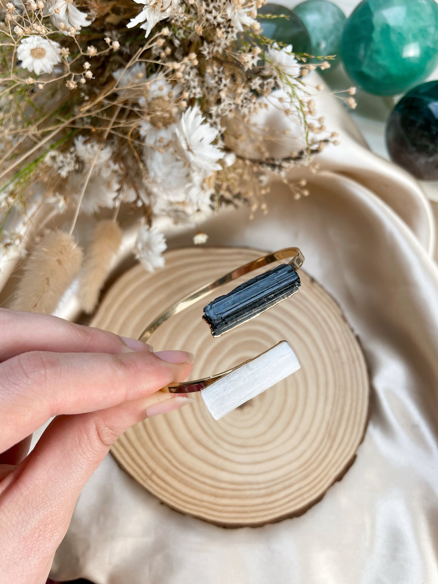 Selenit & Turmalin Armreif galvanisiert, größenverstellbar