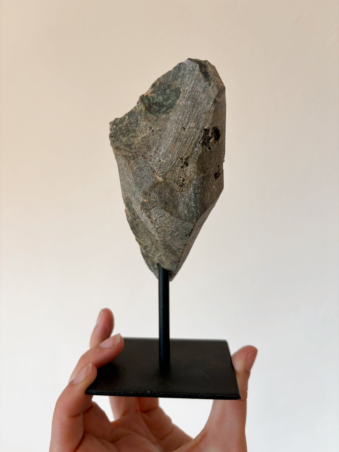 Amethyst auf Ständer