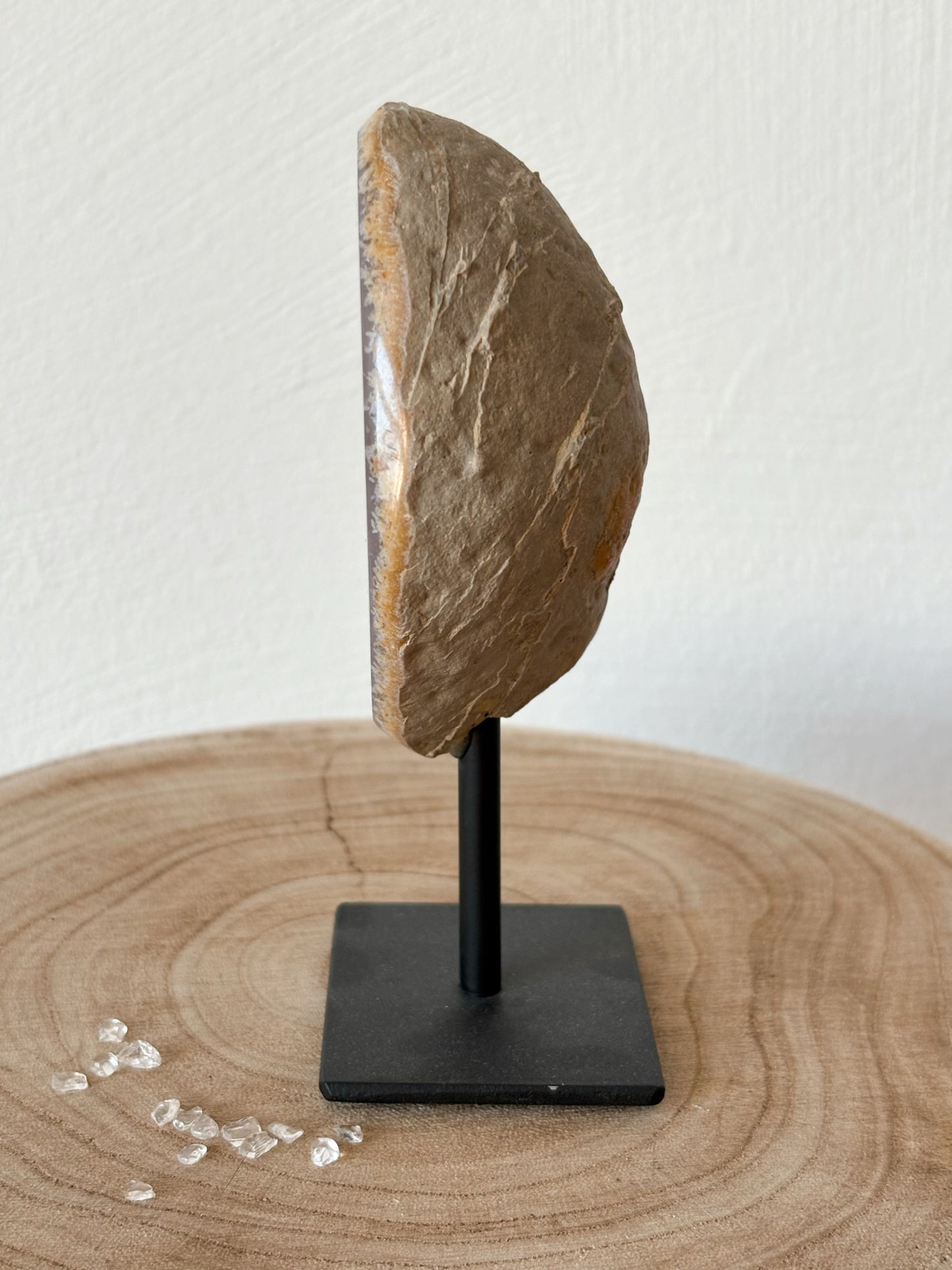 Achat auf Metallständer B36
