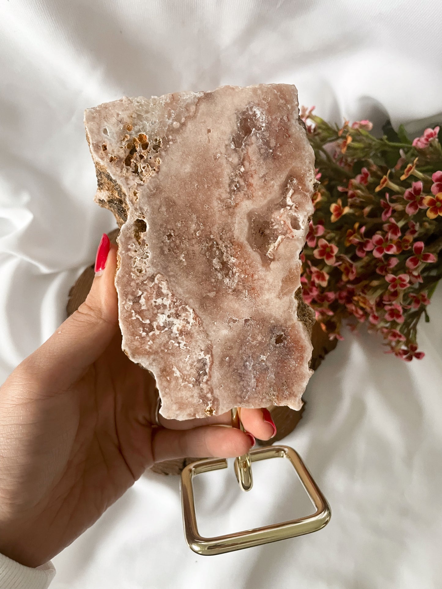 Pink Amethyst auf goldenem Metallständer Nr. 3