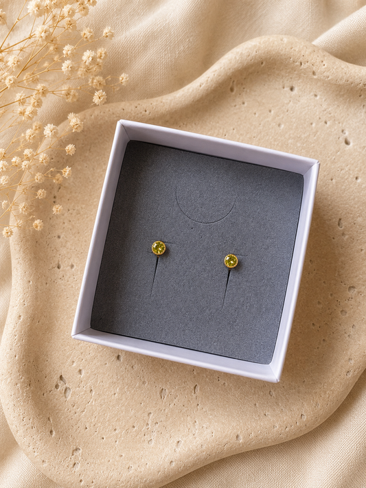 Peridot Ohrstecker „Tiny Spark“ - vergoldet