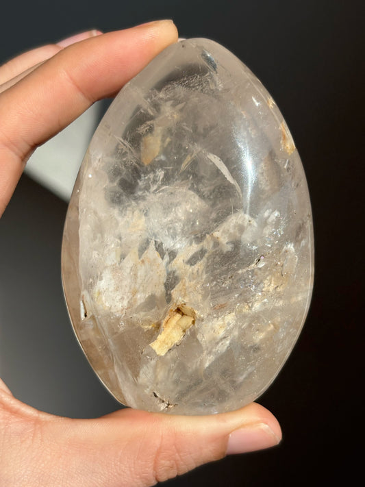 Bergkristall Freiform mit super interessanten Einschlüssen BI23