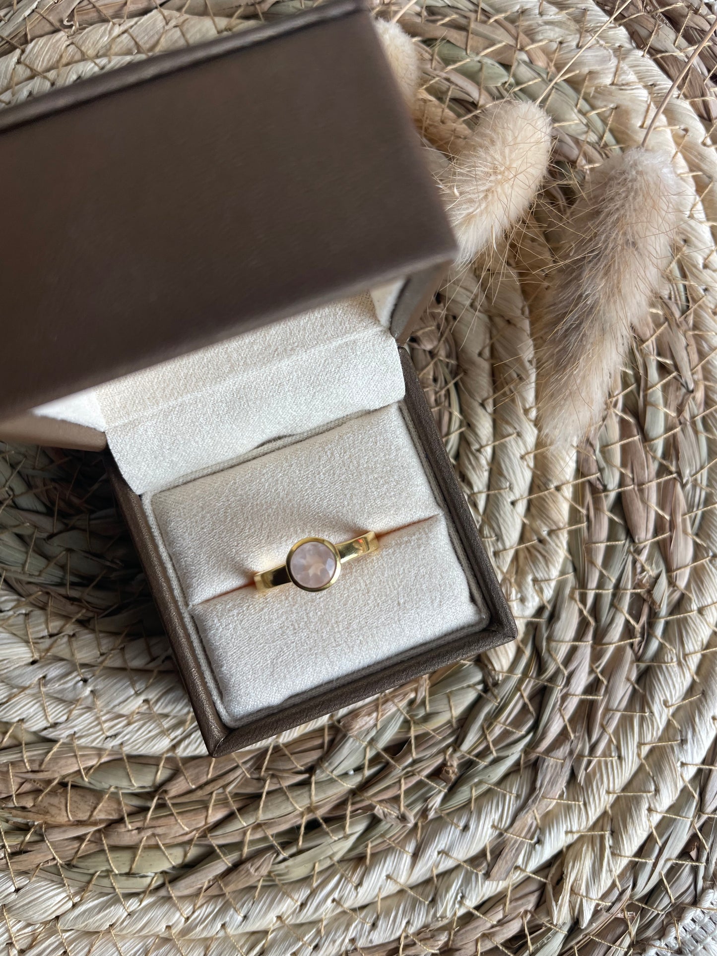 Rosenquarz Ring vergoldet, Größe 54