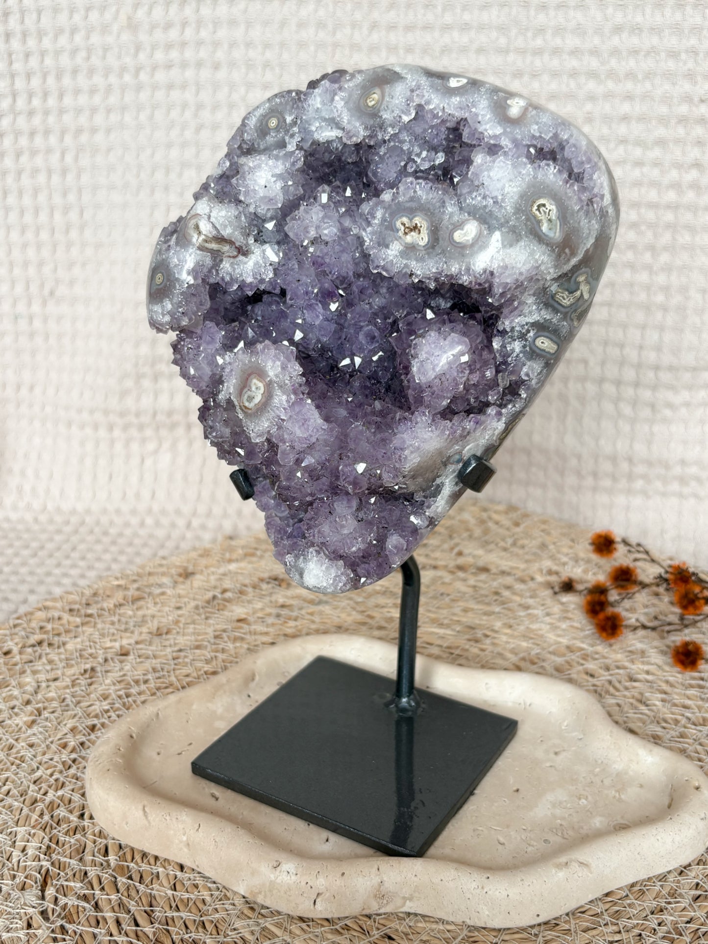 XL Amethyst mit Stalaktiten aus Uruguay auf Ständer