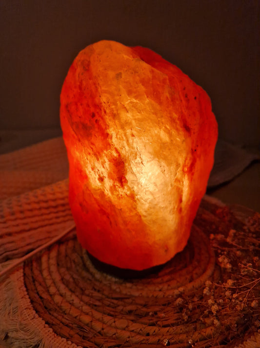 Salzkristall Lampe auf Holzsockel Nr. 1