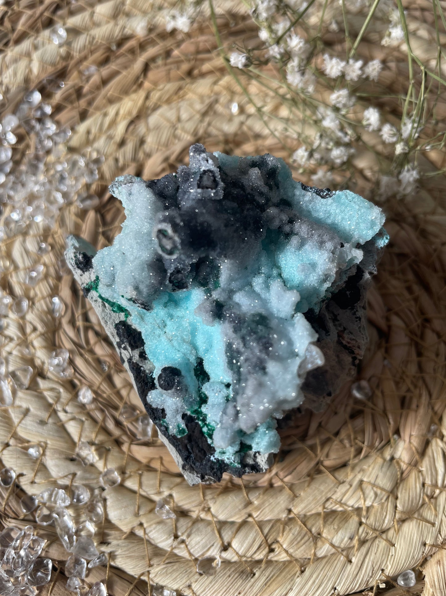 Großes Druzy Chrysokoll Cluster mit Heterogenit Nr. 4