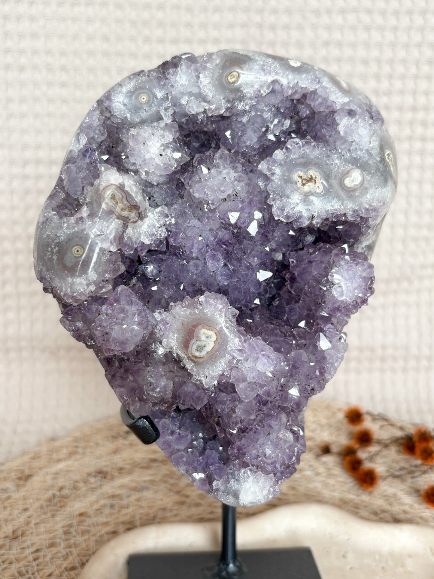 XL Amethyst mit Stalaktiten aus Uruguay auf Ständer