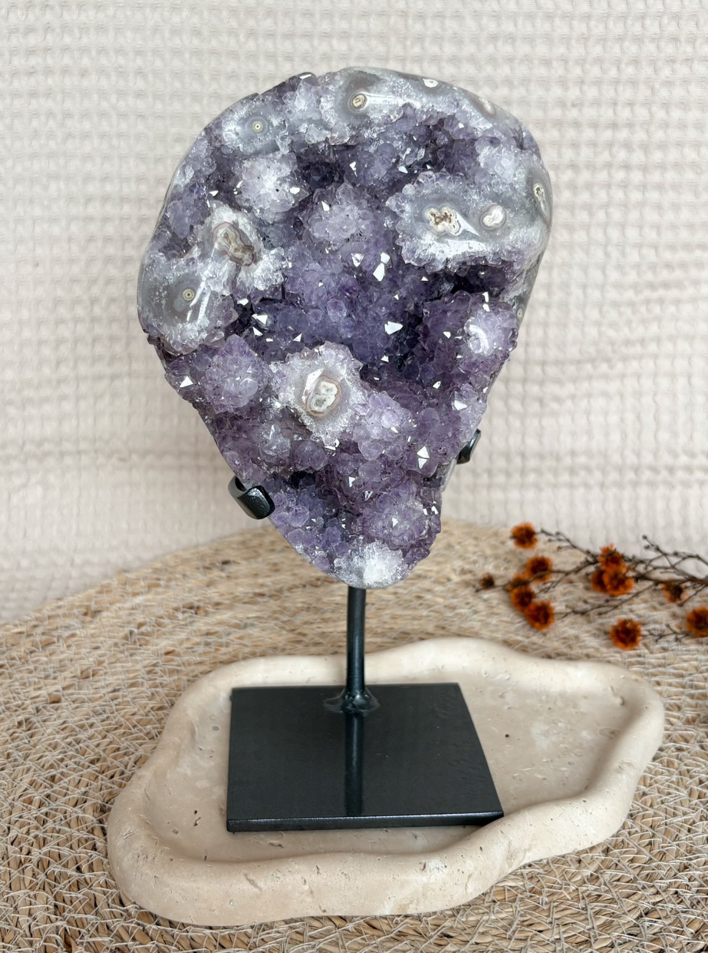 XL Amethyst mit Stalaktiten aus Uruguay auf Ständer