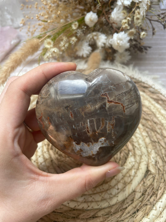 Versteinertes Holz Herz mit Glitzerdruse