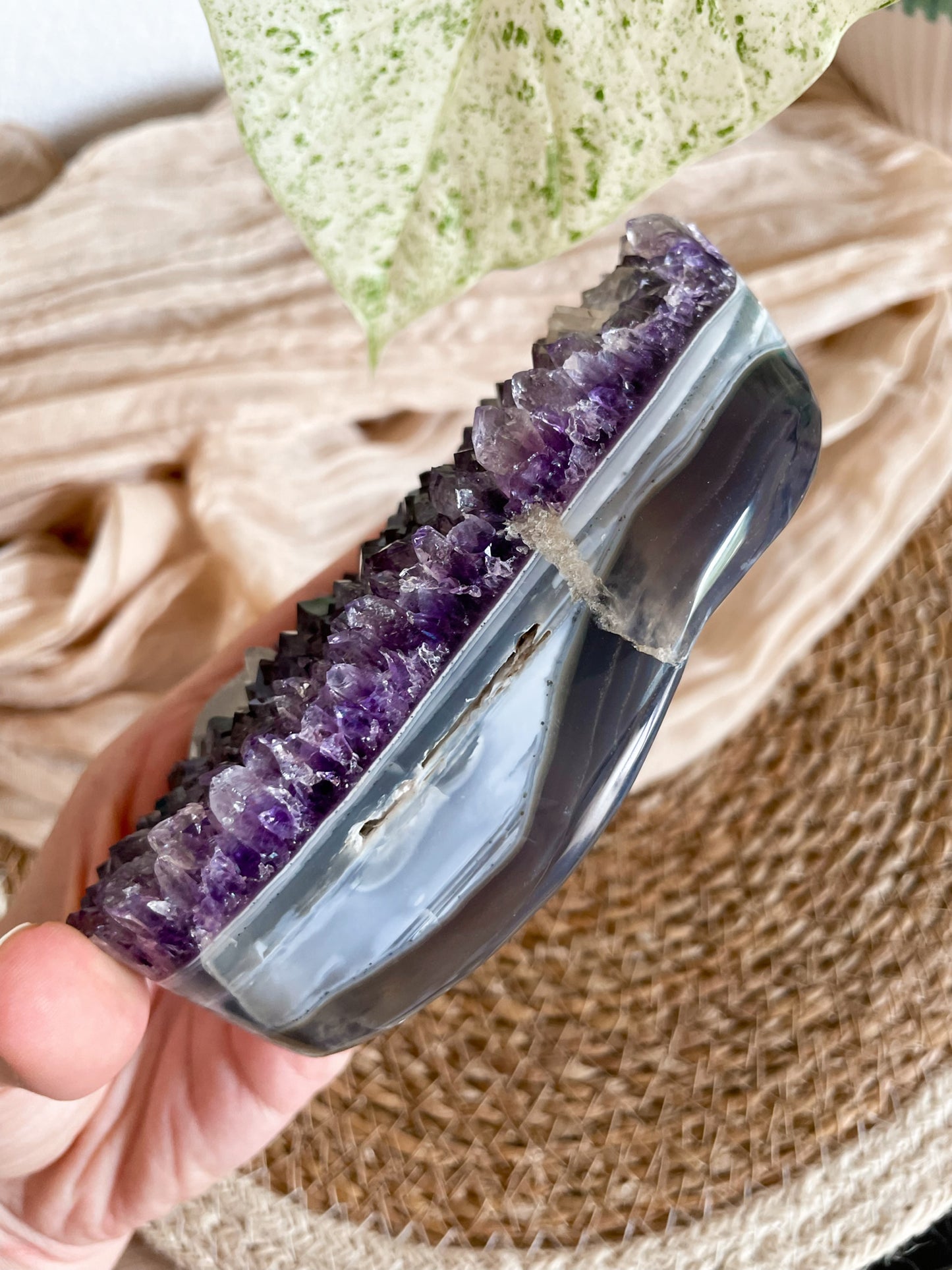 Amethyst mit Sugar Calcit auf Achat