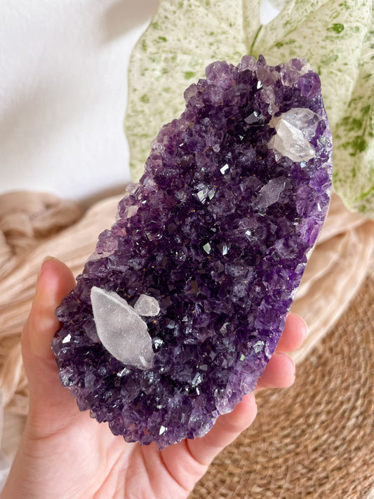 Amethyst mit Sugar Calcit auf Achat