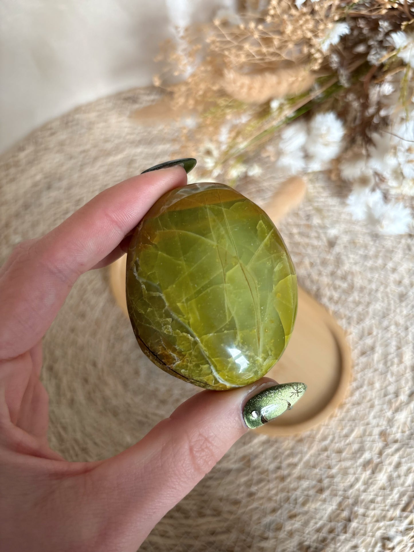 Grüne Opal Handsteine [G-H]