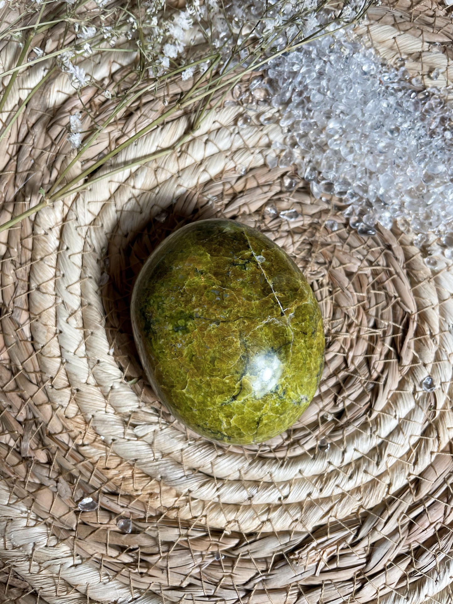 Grüner Opal Handstein