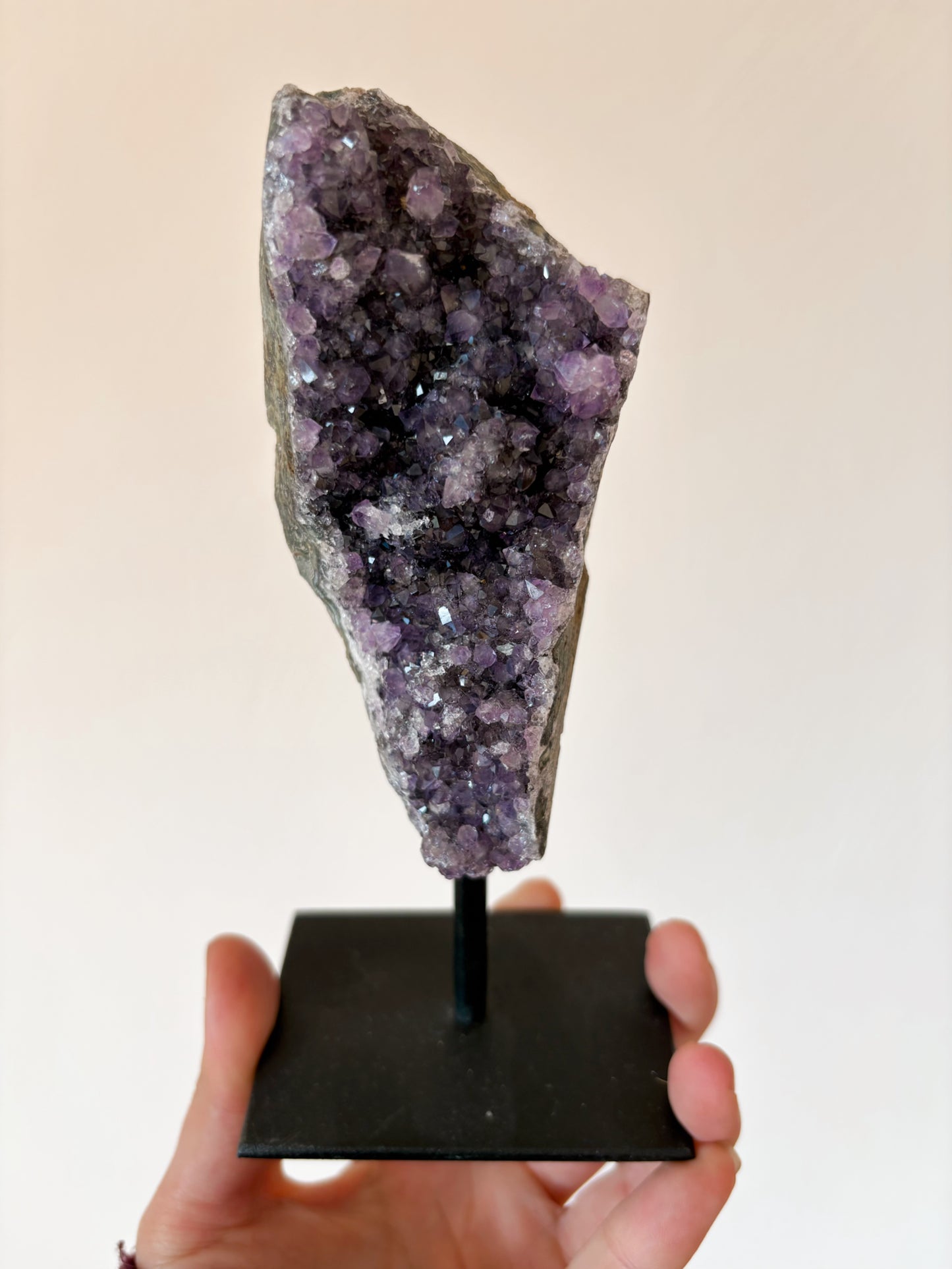 Amethyst auf Ständer