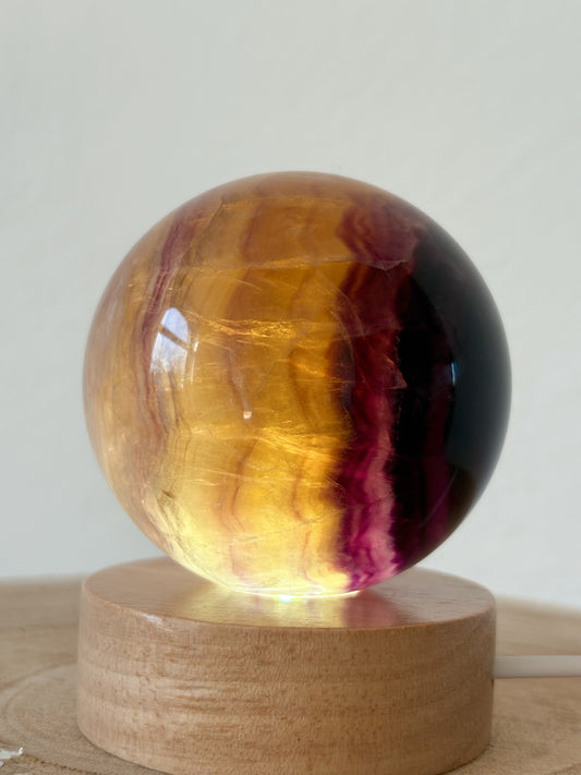 Gelb-violette Fluorit Kugel, 62mm