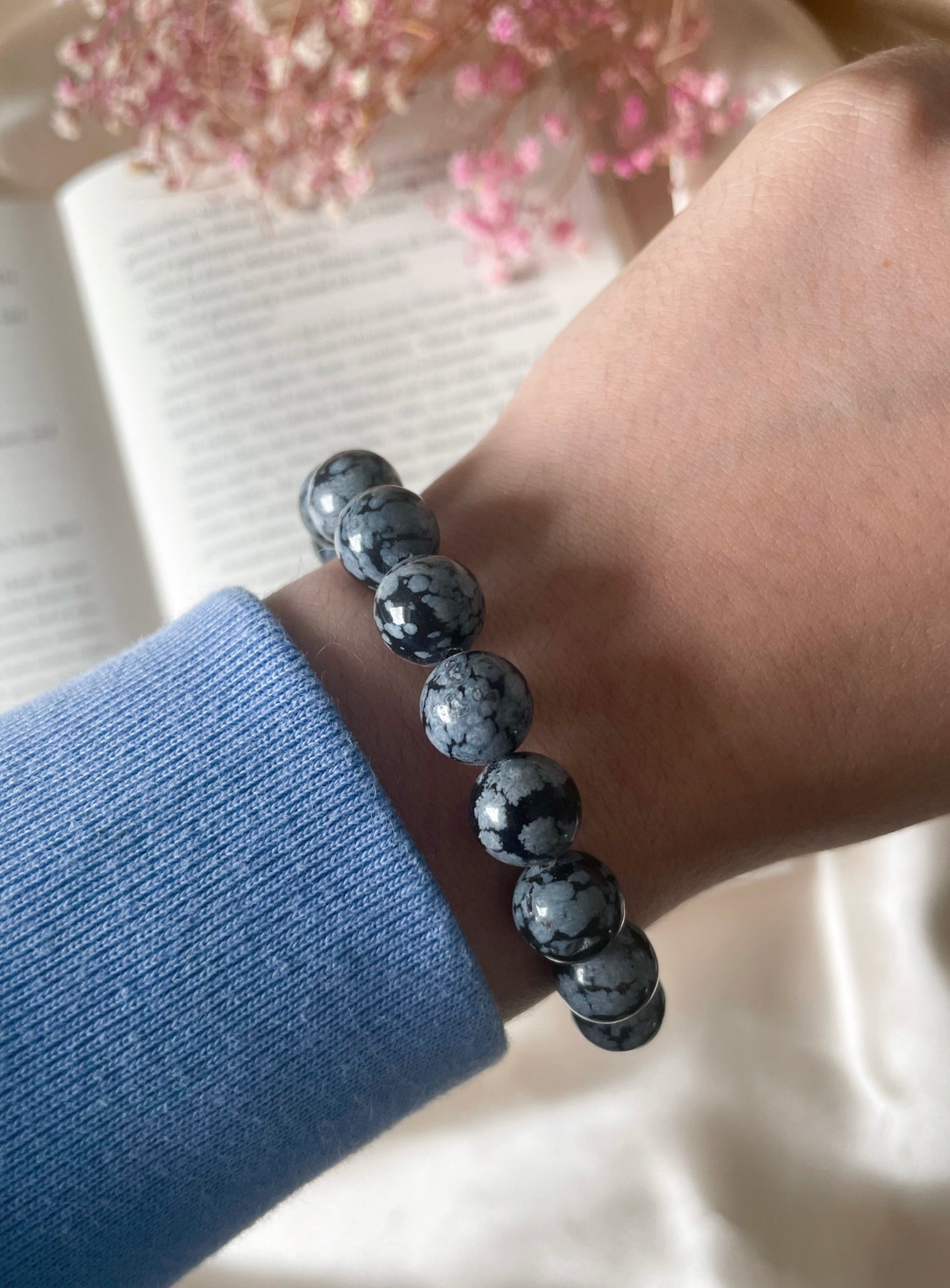 Schneeflocken Obsidian Kugelarmband 10mm